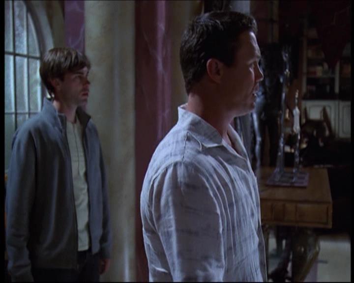 Charmed-Online-dot-net_622ItsABadBadBadBadWorldPart1-0876.jpg