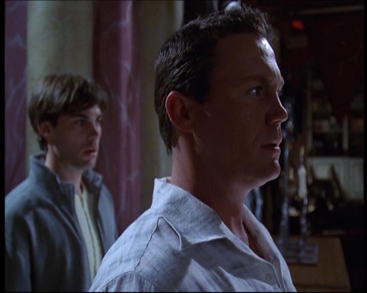Charmed-Online-dot-net_622ItsABadBadBadBadWorldPart1-0890.jpg