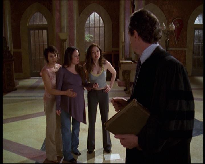 Charmed-Online-dot-net_622ItsABadBadBadBadWorldPart1-0938.jpg
