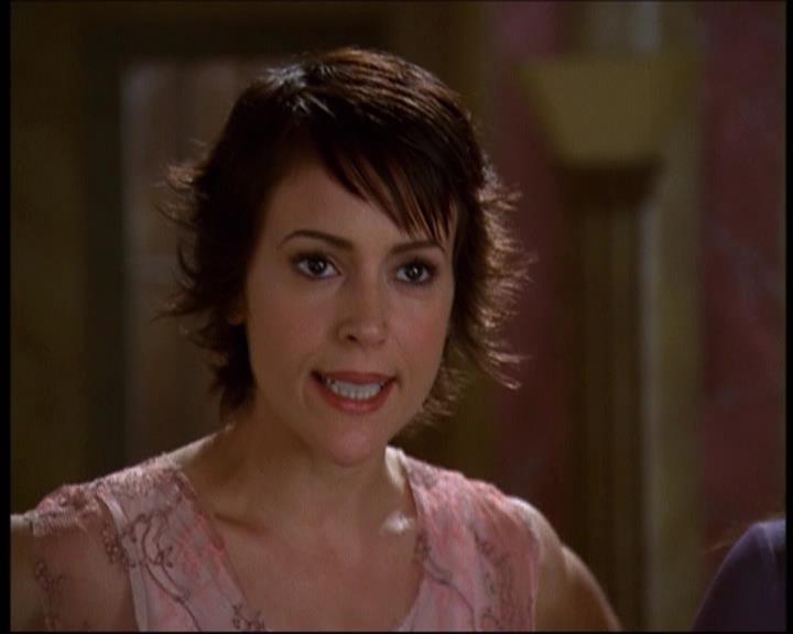 Charmed-Online-dot-net_622ItsABadBadBadBadWorldPart1-0942.jpg