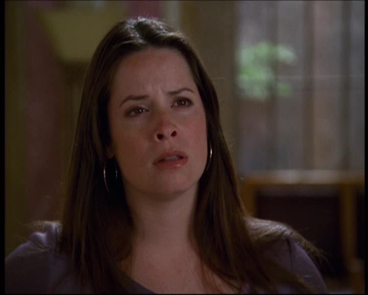 Charmed-Online-dot-net_622ItsABadBadBadBadWorldPart1-0971.jpg