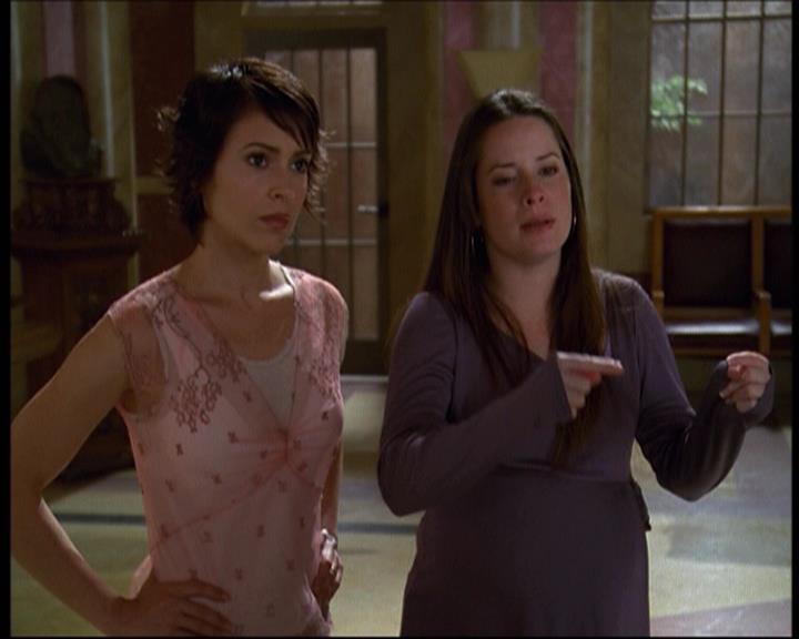 Charmed-Online-dot-net_622ItsABadBadBadBadWorldPart1-0985.jpg