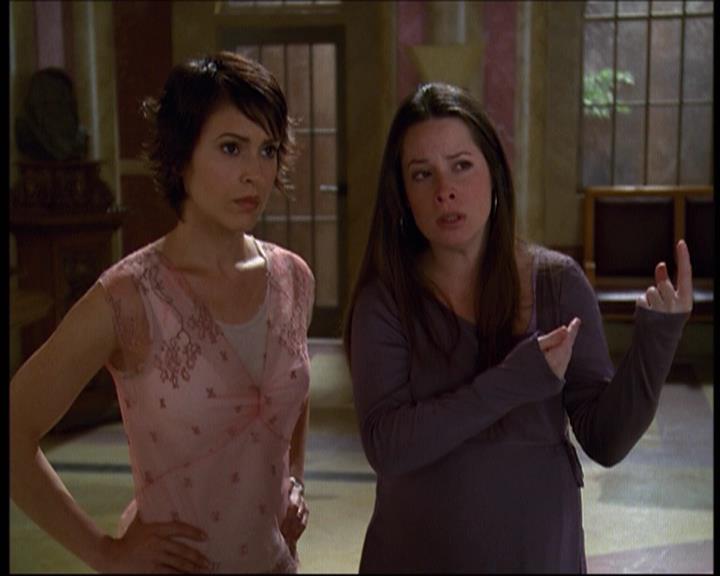 Charmed-Online-dot-net_622ItsABadBadBadBadWorldPart1-0990.jpg