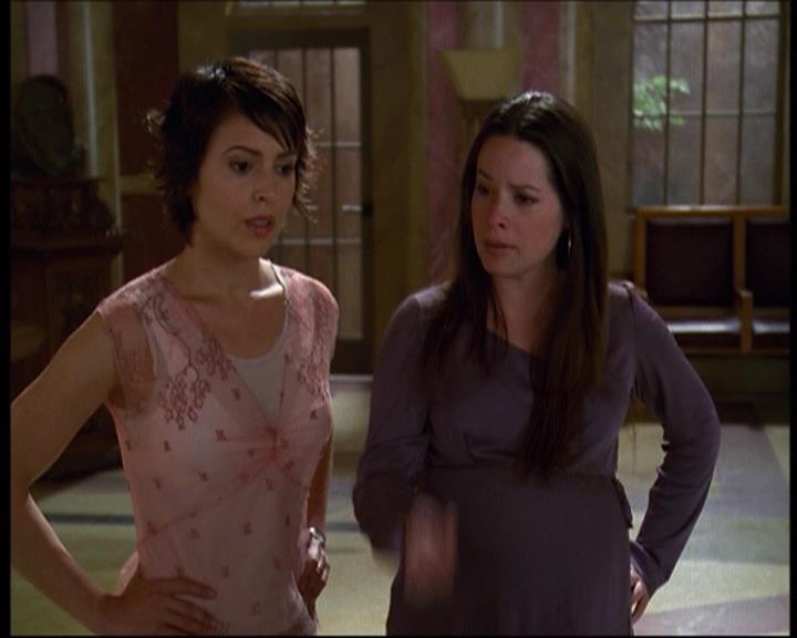 Charmed-Online-dot-net_622ItsABadBadBadBadWorldPart1-0997.jpg