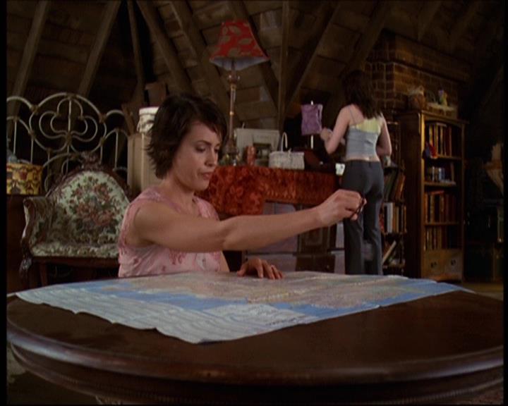 Charmed-Online-dot-net_622ItsABadBadBadBadWorldPart1-1112.jpg