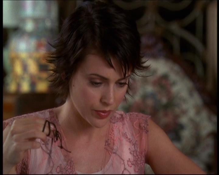 Charmed-Online-dot-net_622ItsABadBadBadBadWorldPart1-1121.jpg