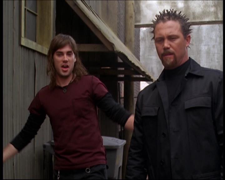 Charmed-Online-dot-net_622ItsABadBadBadBadWorldPart1-1161.jpg