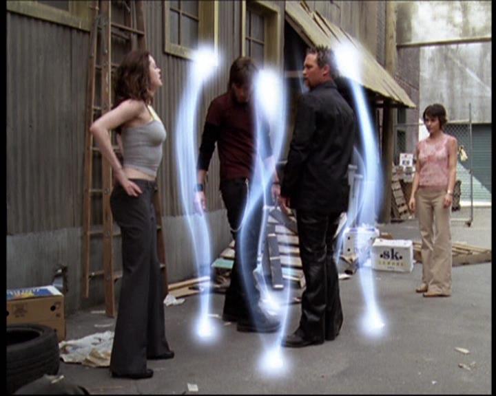 Charmed-Online-dot-net_622ItsABadBadBadBadWorldPart1-1200.jpg