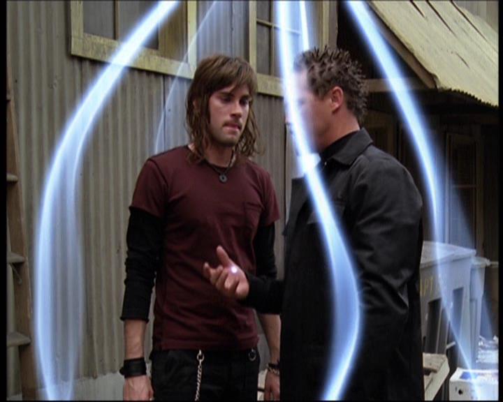Charmed-Online-dot-net_622ItsABadBadBadBadWorldPart1-1203.jpg