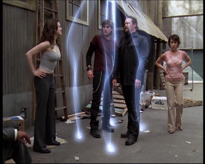 Charmed-Online-dot-net_622ItsABadBadBadBadWorldPart1-1208.jpg