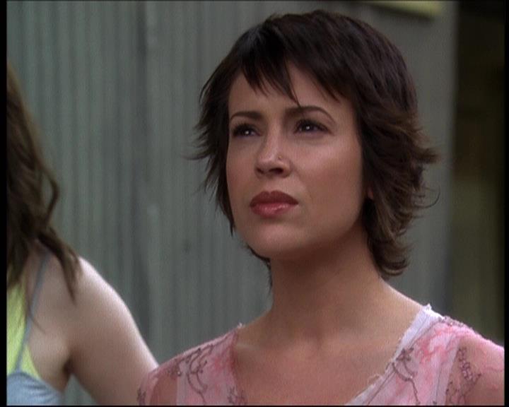 Charmed-Online-dot-net_622ItsABadBadBadBadWorldPart1-1228.jpg
