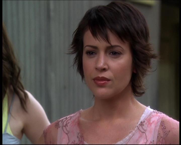 Charmed-Online-dot-net_622ItsABadBadBadBadWorldPart1-1229.jpg