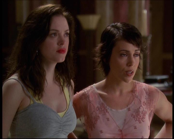 Charmed-Online-dot-net_622ItsABadBadBadBadWorldPart1-1325.jpg