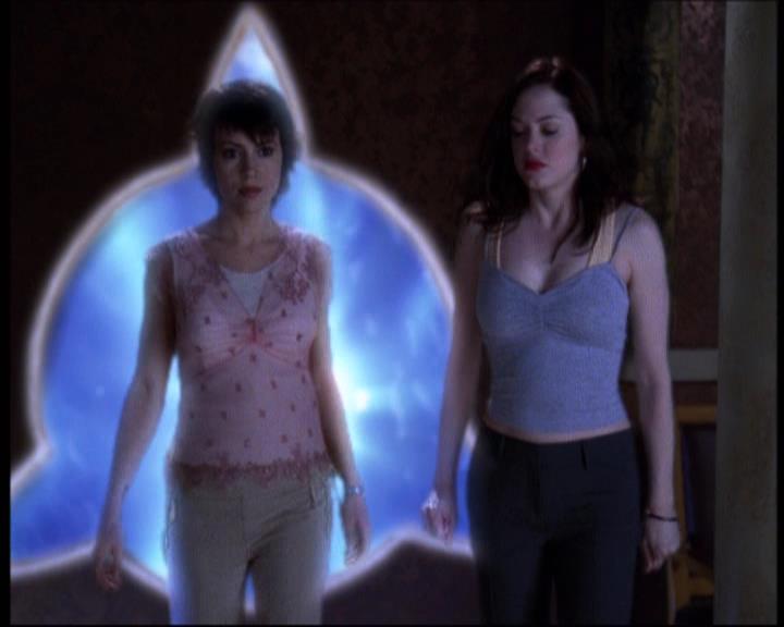 Charmed-Online-dot-net_622ItsABadBadBadBadWorldPart1-1364.jpg