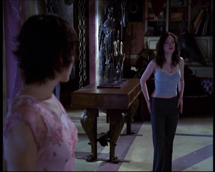 Charmed-Online-dot-net_622ItsABadBadBadBadWorldPart1-1377.jpg