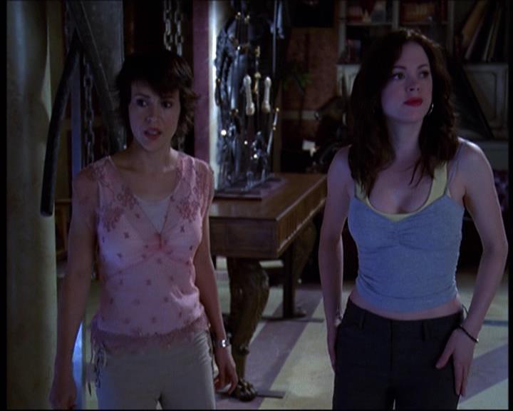 Charmed-Online-dot-net_622ItsABadBadBadBadWorldPart1-1383.jpg