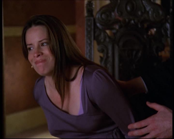 Charmed-Online-dot-net_622ItsABadBadBadBadWorldPart1-1407.jpg