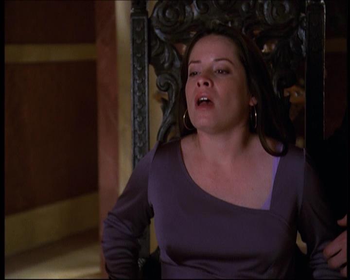 Charmed-Online-dot-net_622ItsABadBadBadBadWorldPart1-1409.jpg