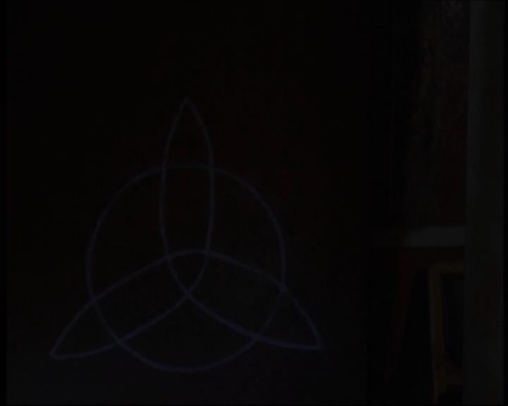 Charmed-Online-dot-net_622ItsABadBadBadBadWorldPart1-1420.jpg