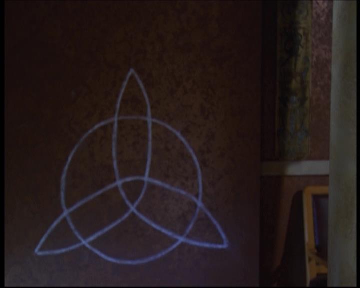 Charmed-Online-dot-net_622ItsABadBadBadBadWorldPart1-1421.jpg