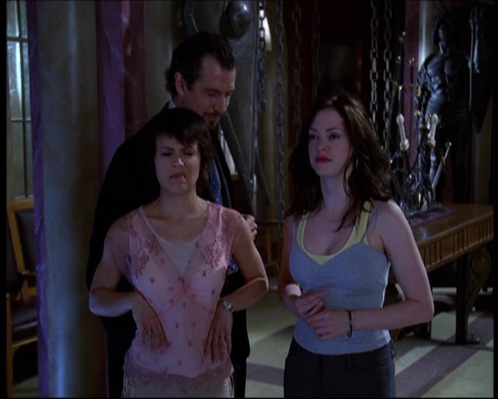 Charmed-Online-dot-net_622ItsABadBadBadBadWorldPart1-1448.jpg