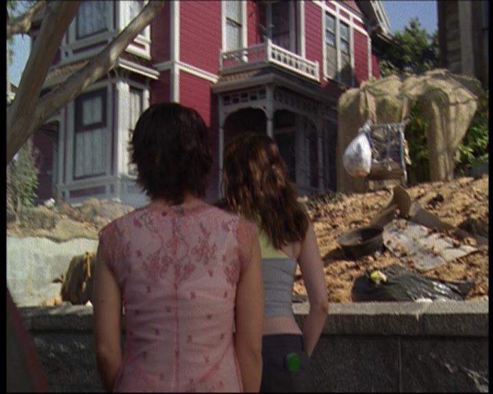 Charmed-Online-dot-net_622ItsABadBadBadBadWorldPart1-1571.jpg