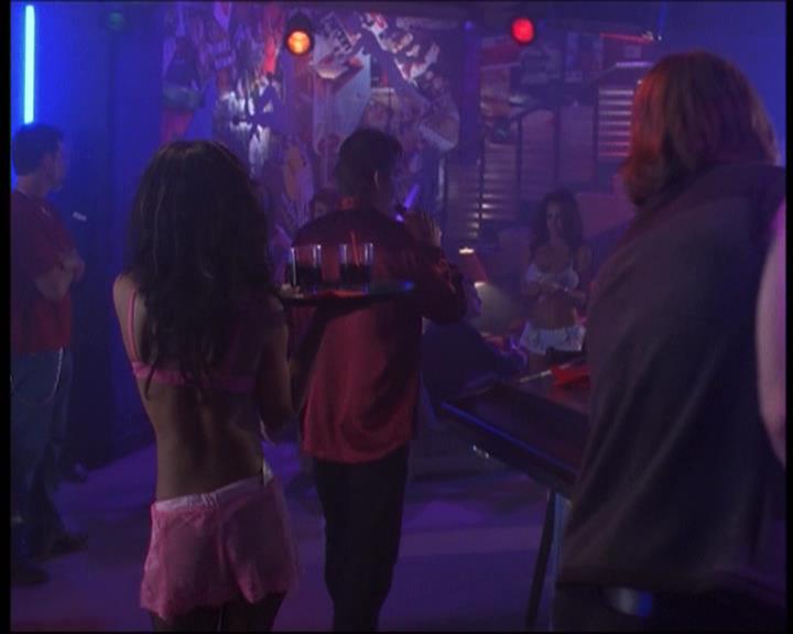 Charmed-Online-dot-net_622ItsABadBadBadBadWorldPart1-1673.jpg