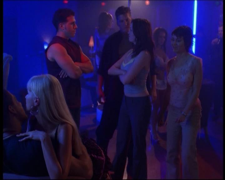 Charmed-Online-dot-net_622ItsABadBadBadBadWorldPart1-1698.jpg