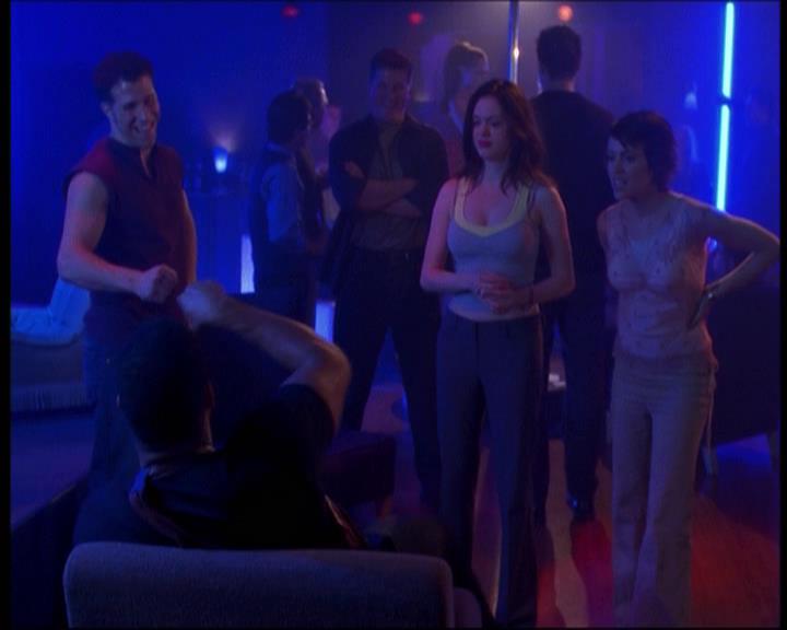 Charmed-Online-dot-net_622ItsABadBadBadBadWorldPart1-1715.jpg