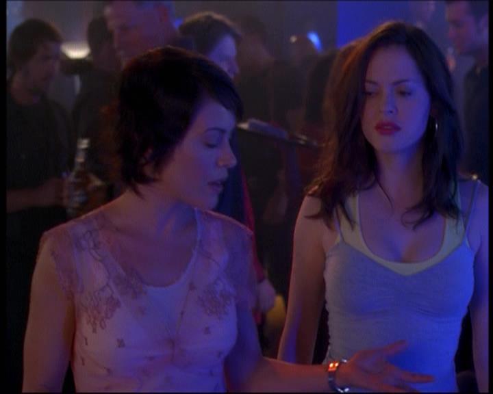 Charmed-Online-dot-net_622ItsABadBadBadBadWorldPart1-1784.jpg