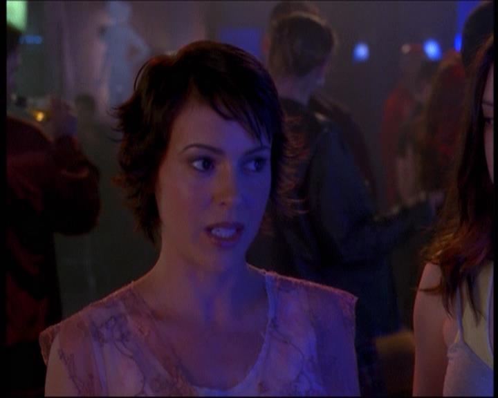 Charmed-Online-dot-net_622ItsABadBadBadBadWorldPart1-1794.jpg