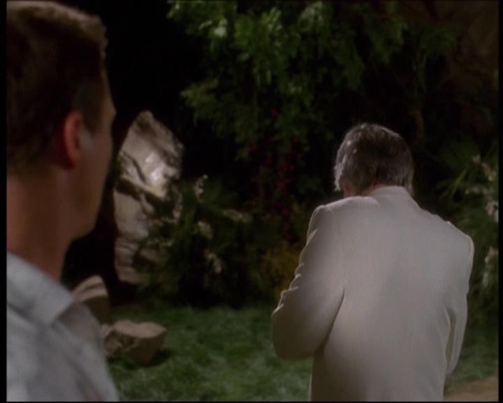 Charmed-Online-dot-net_622ItsABadBadBadBadWorldPart1-1830.jpg