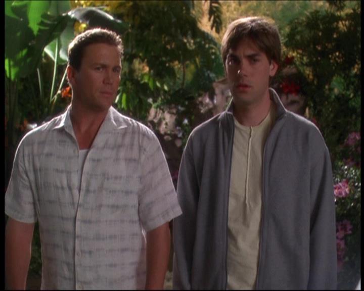 Charmed-Online-dot-net_622ItsABadBadBadBadWorldPart1-1832.jpg