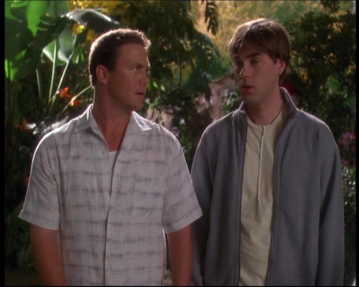 Charmed-Online-dot-net_622ItsABadBadBadBadWorldPart1-1836.jpg