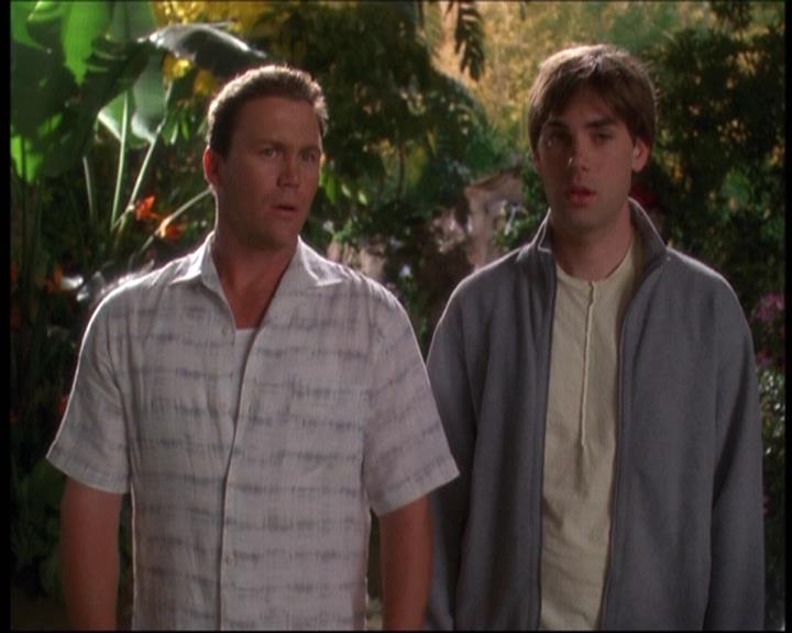 Charmed-Online-dot-net_622ItsABadBadBadBadWorldPart1-1837.jpg