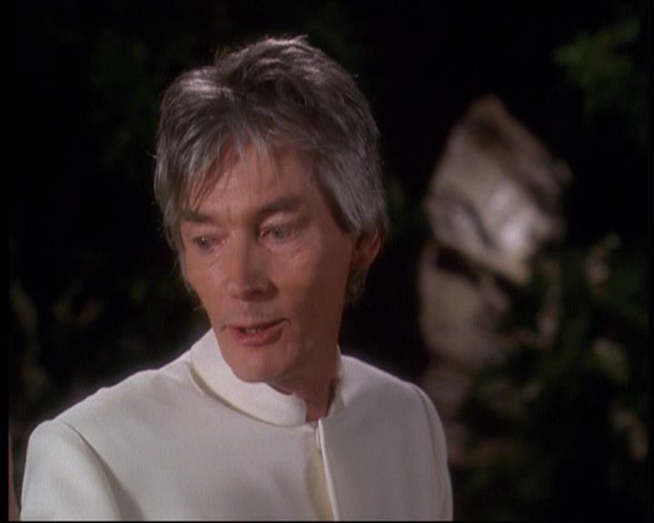 Charmed-Online-dot-net_622ItsABadBadBadBadWorldPart1-1859.jpg