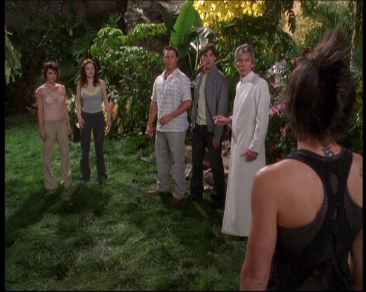 Charmed-Online-dot-net_622ItsABadBadBadBadWorldPart1-1896.jpg