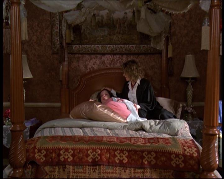 Charmed-Online-dot-net_622ItsABadBadBadBadWorldPart1-1897.jpg