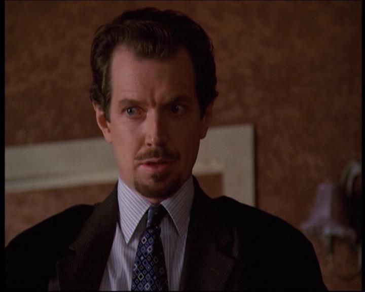 Charmed-Online-dot-net_622ItsABadBadBadBadWorldPart1-1924.jpg