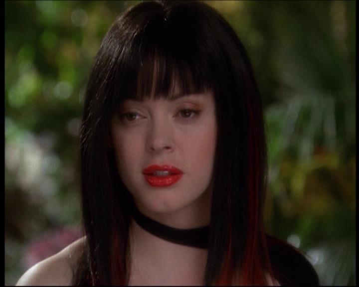 Charmed-Online-dot-net_622ItsABadBadBadBadWorldPart1-1979.jpg