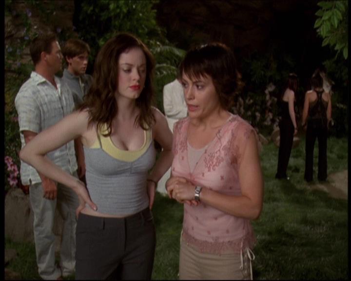 Charmed-Online-dot-net_622ItsABadBadBadBadWorldPart1-1987.jpg