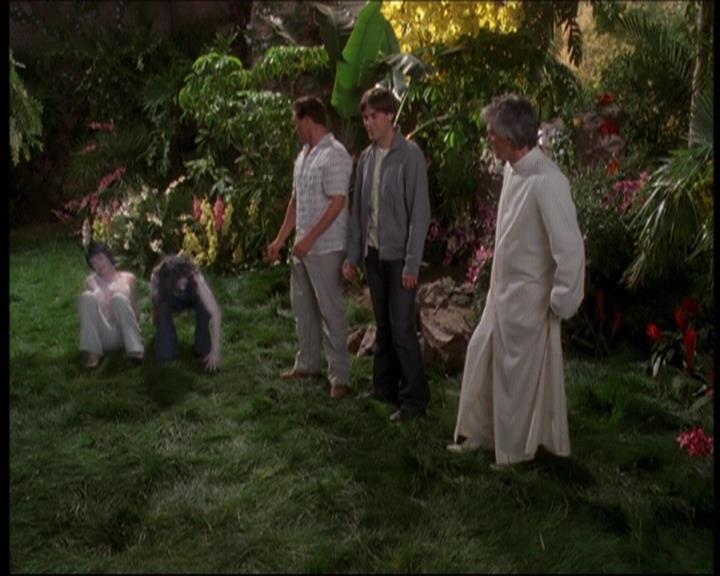Charmed-Online-dot-net_622ItsABadBadBadBadWorldPart1-1997.jpg