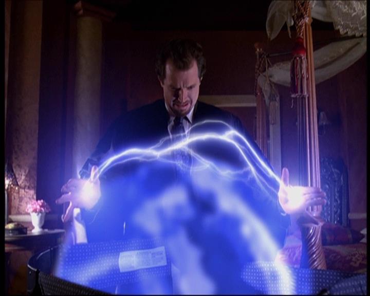 Charmed-Online-dot-net_622ItsABadBadBadBadWorldPart1-2087.jpg