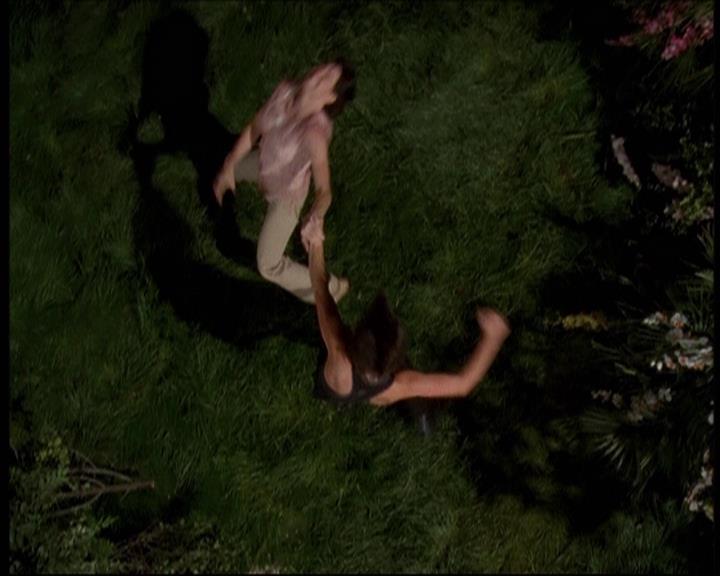 Charmed-Online-dot-net_622ItsABadBadBadBadWorldPart1-2113.jpg
