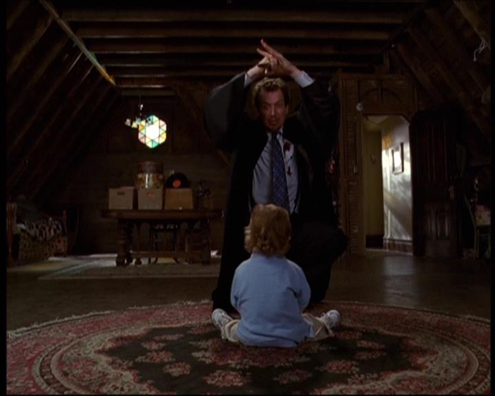 Charmed-Online-dot-net_622ItsABadBadBadBadWorldPart1-2202.jpg