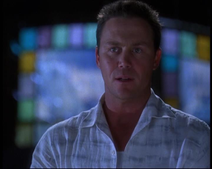 Charmed-Online-dot-net_622ItsABadBadBadBadWorldPart1-2232.jpg