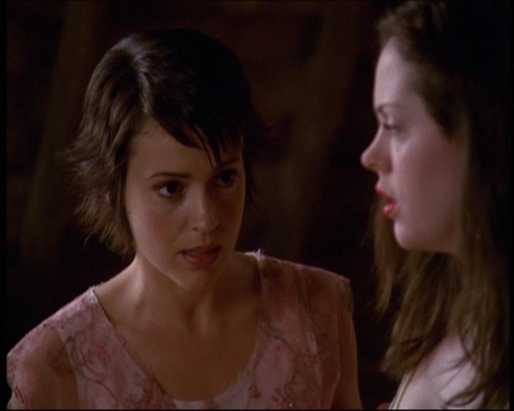 Charmed-Online-dot-net_622ItsABadBadBadBadWorldPart1-2314.jpg