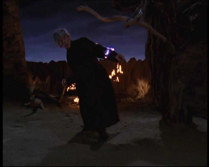 Charmed-Online-dot-net_623ItsABadBadBadBadWorldPart2-0159.jpg