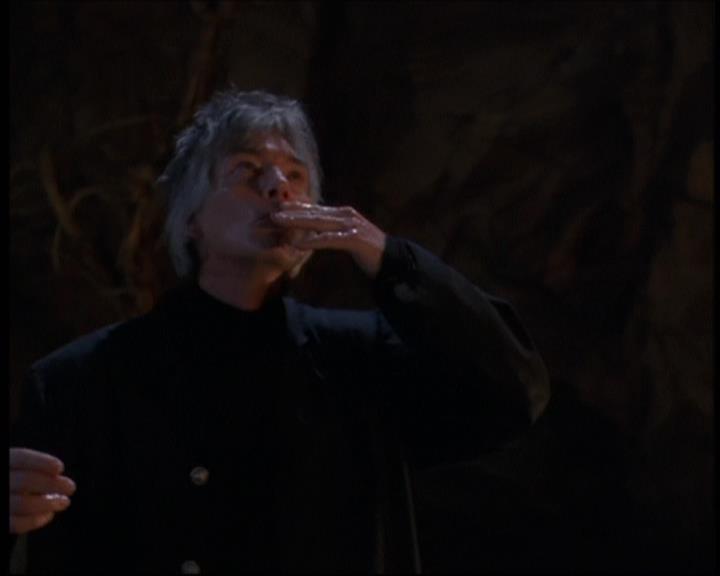 Charmed-Online-dot-net_623ItsABadBadBadBadWorldPart2-0173.jpg