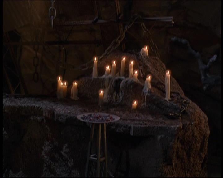 Charmed-Online-dot-net_623ItsABadBadBadBadWorldPart2-0180.jpg